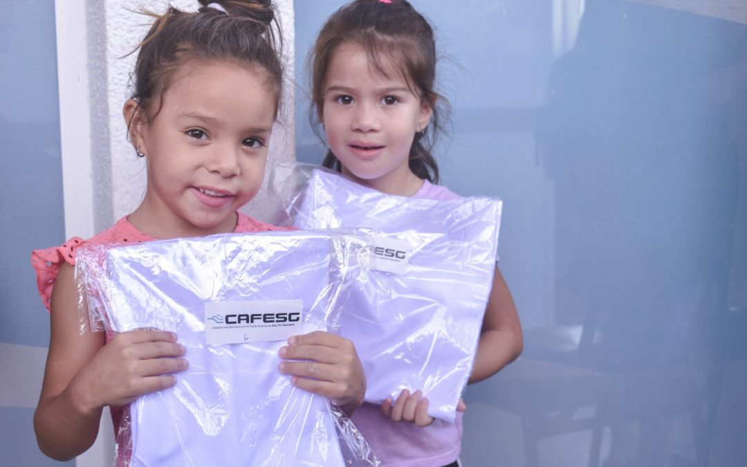 CAFESG distribuyó 200 guardapolvos para el inicio de clases 2023 en Federación