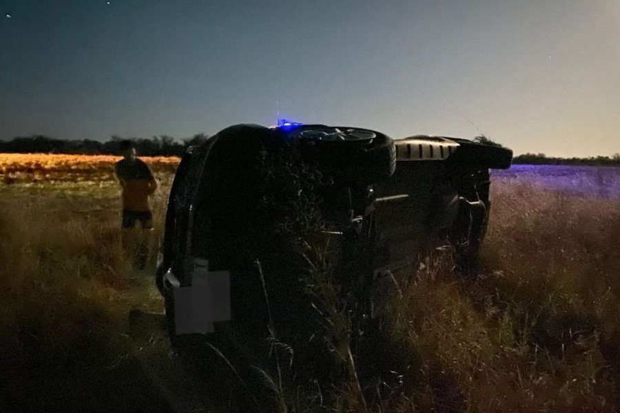 Una familia despistó y volcó con su camioneta tras esquivar un ciervo en Ruta 127