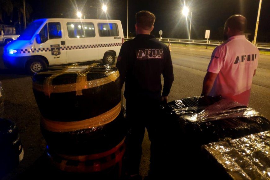 Durante operativo en Concordia, la Aduana secuestró un cargamento de neumáticos valuado en $16 millones