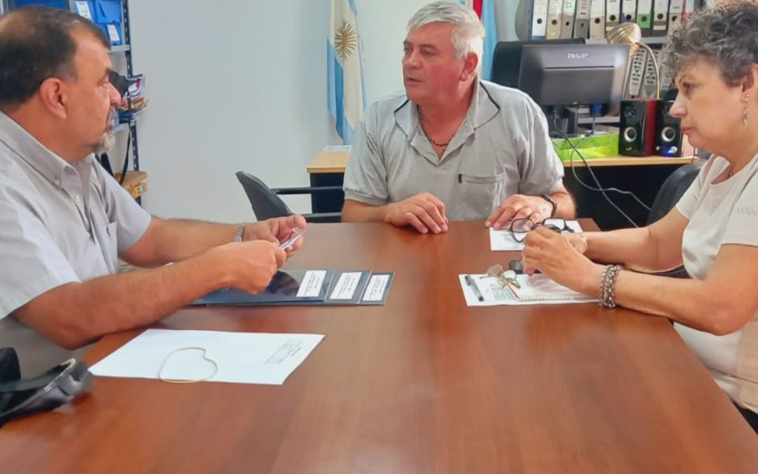 Rodríguez firmó convenio por 15 viviendas para San Jaime