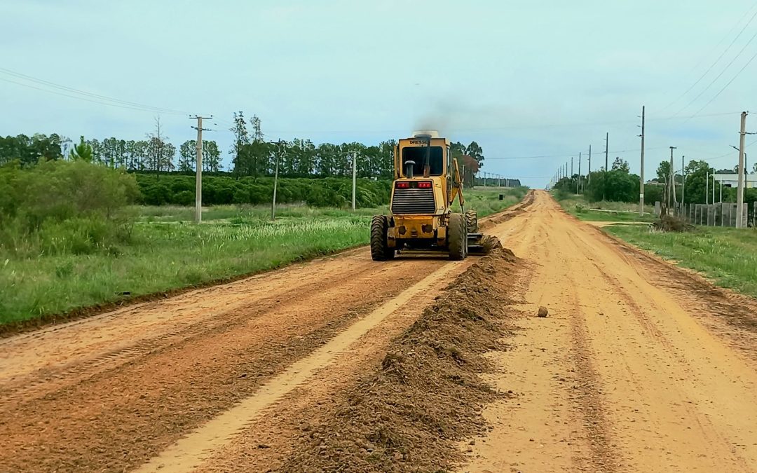 Acondicionan caminos en zonas rurales de Villa del Rosario