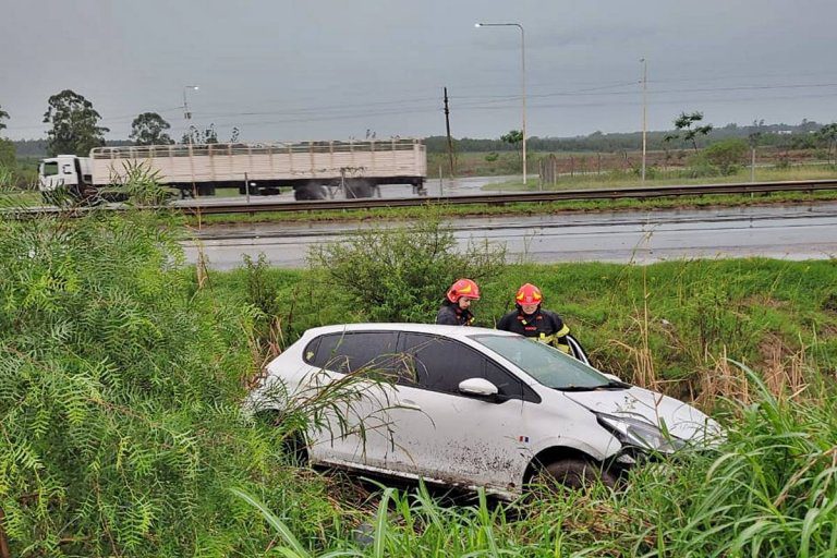 Autovía 14: Familia con un menor a bordo del auto protagonizó un despiste cerca de Mocoretá