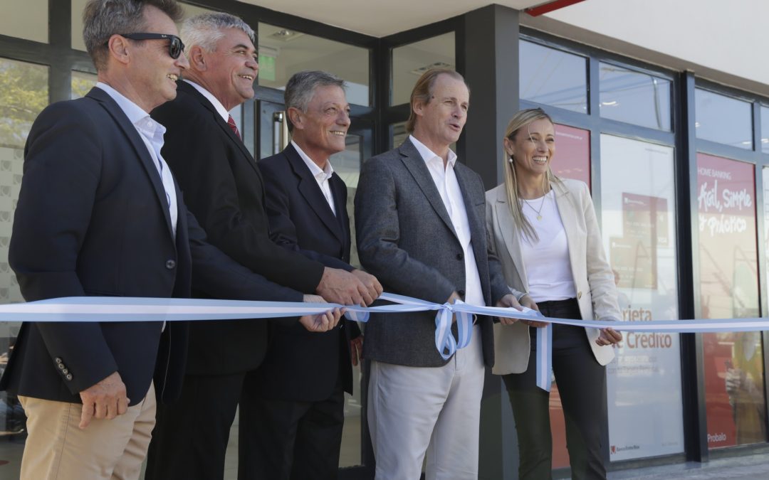 Con la presencia del gobernador, inauguraron una dependencia automatizada del Banco Entre Ríos en San Jaime