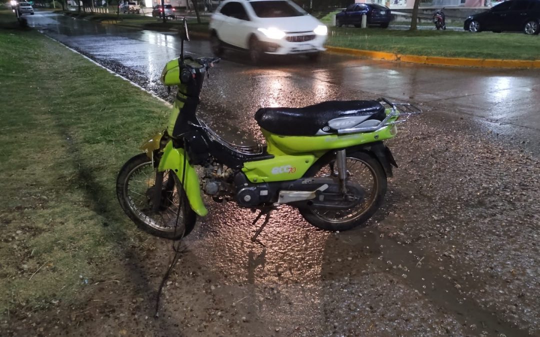 Una niña sufrió grave lesión tras un choque entre una moto y una camioneta en Chajarí