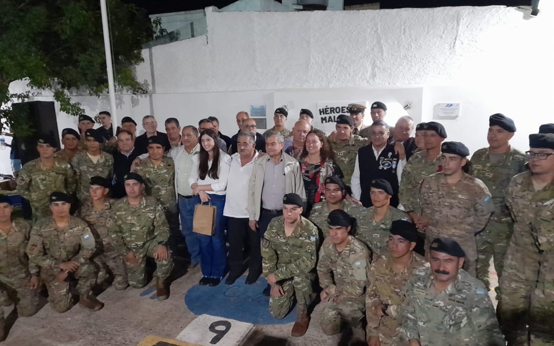 Homenaje a héroes de Malvinas: «Recordar a los protagonistas es rescatar el valor del heroísmo y de la entrega por el prójimo», dijo Perini