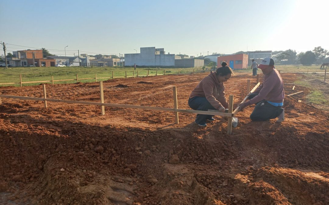 Comenzó la construcción de viviendas municipales y continúan otras obras en Villa del Rosario