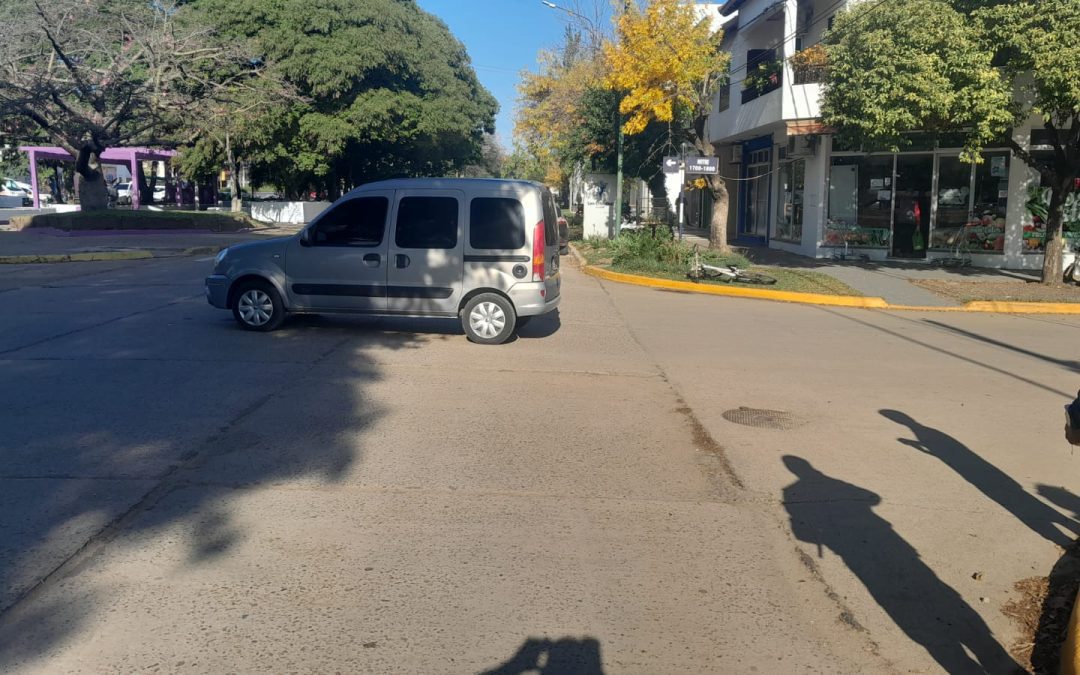 Ciclista fue hospitalizada tras chocar con un utilitario en Chajarí
