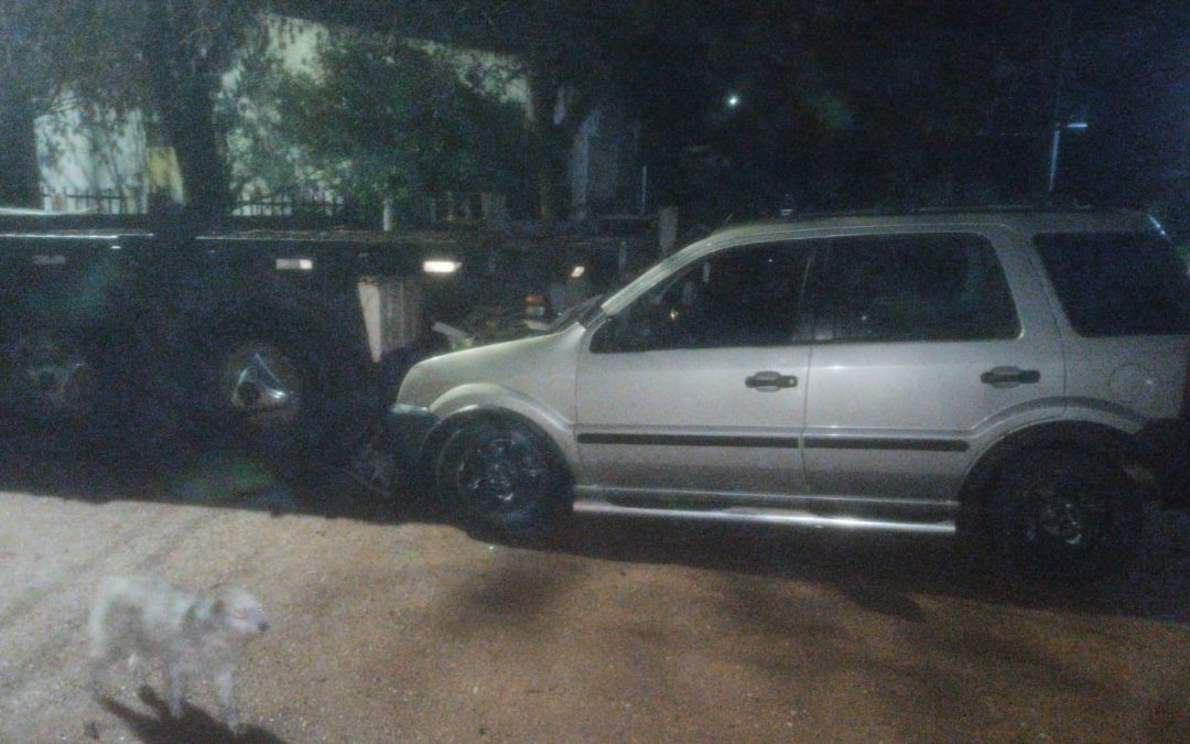 Un joven en estado de ebriedad chocó contra un semirremolque, discutió con su padre y ambos agredieron a un vecino en Chajarí: Fueron detenidos