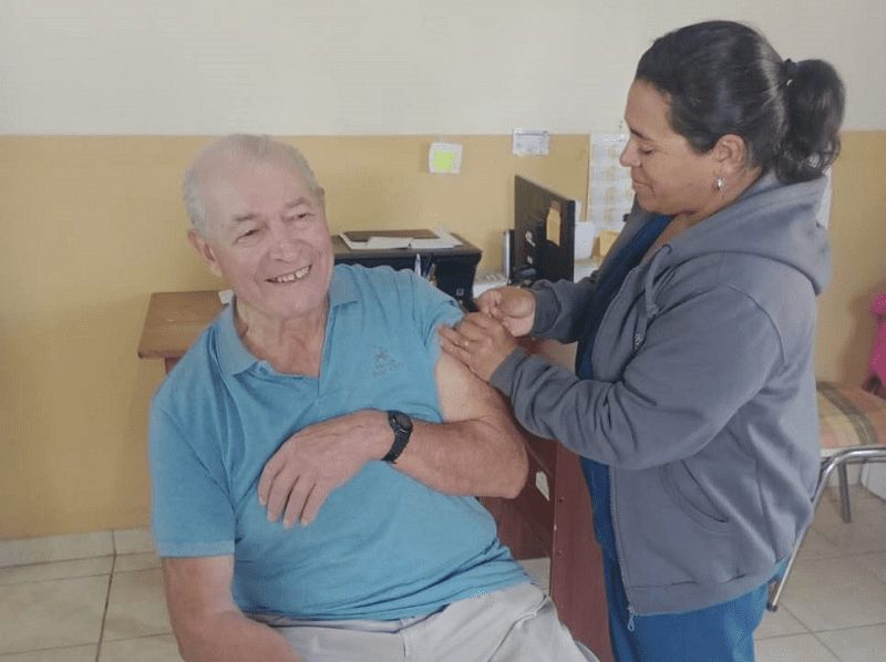 Casi 2 mil vacunas antigripales se aplicaron en el Hospital Santa Rosa