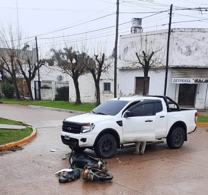 Conductor de Villa del Rosario chocó con una moto en Chajarí