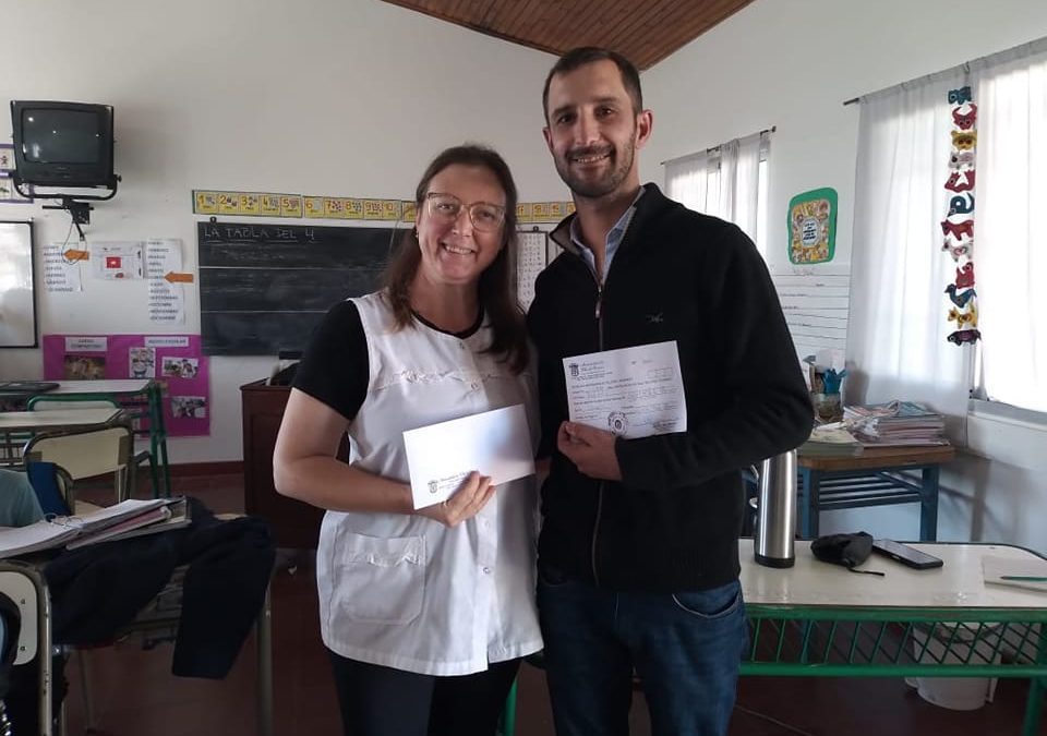 El Municipio entregó otro aporte a escuela de la zona rural