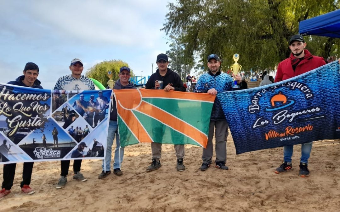 Integrantes de la barra pesquera «Los Bogueros» participaron de un torneo en Concordia