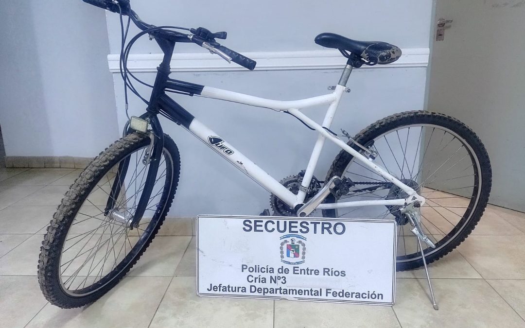 Un joven fue detenido en Federación cuando circulaba en una bicicleta robada y con un cuchillo