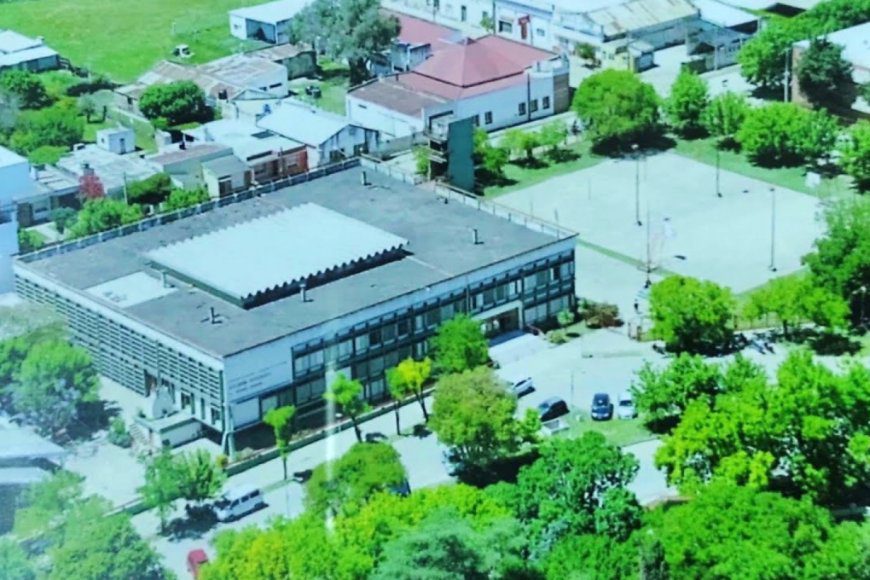 Denunciaron en el CGE que una docente pidió licencia por enfermedad y se fue a Suiza