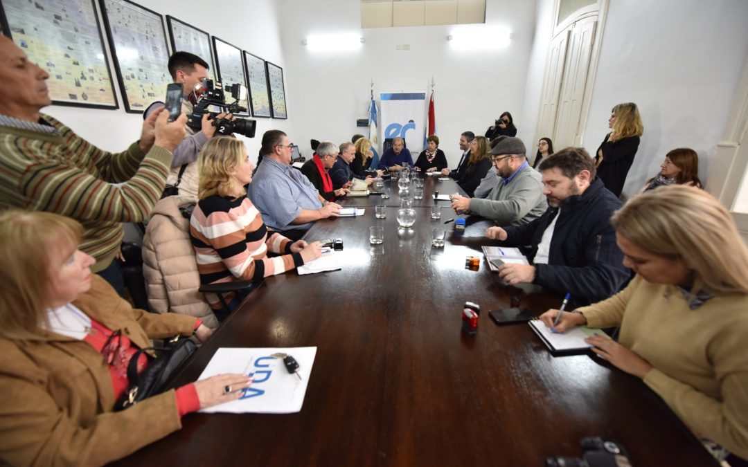 El gobierno y los gremios docentes acordaron un nuevo aumento del 20 por ciento