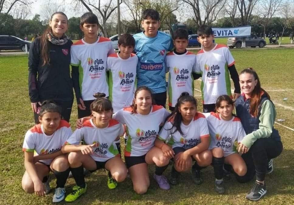 Gran participación de equipo de fútbol mixto de Villa del Rosario en los Juegos Evita