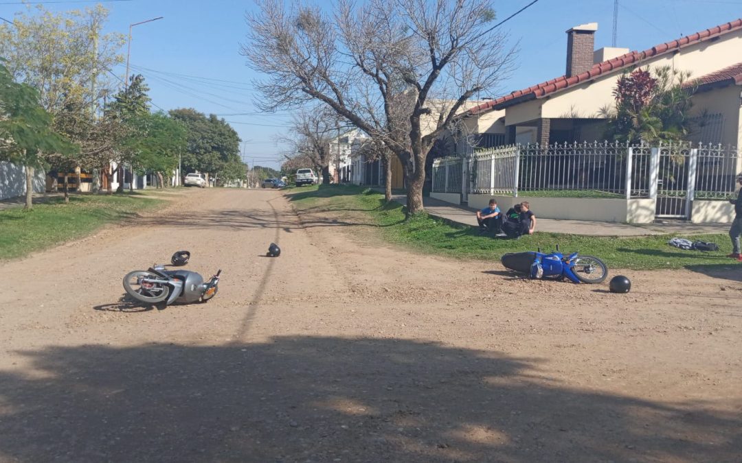 Dos mujeres fueron hospitalizadas tras choque entre motos en Chajarí