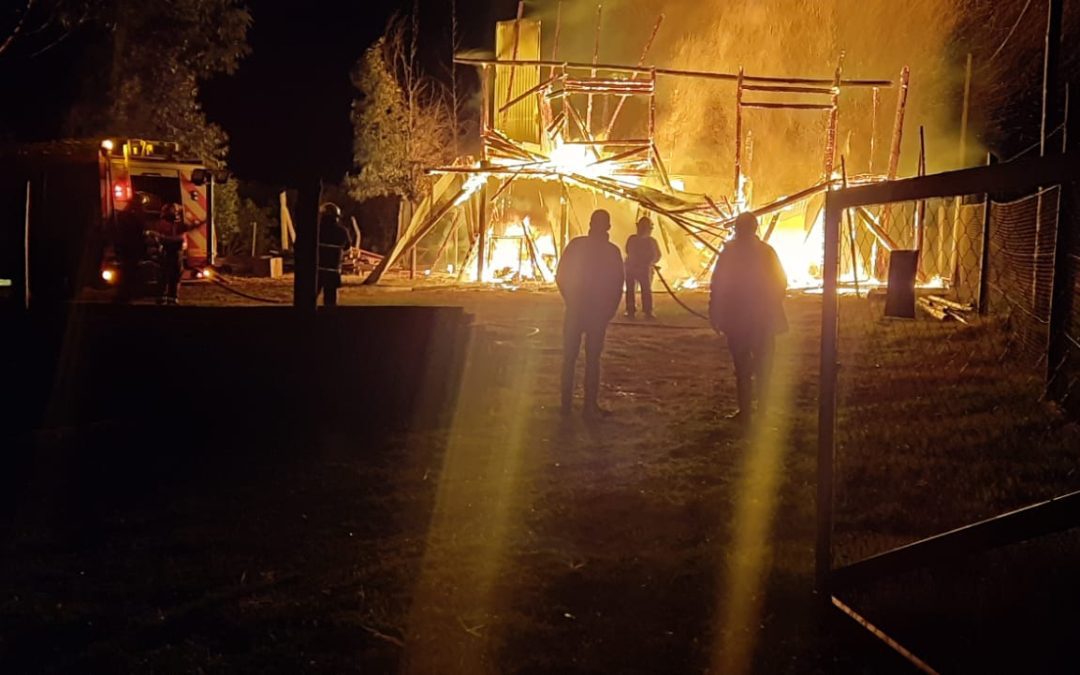 Una vivienda de madera en construcción se incendió en las afueras de Chajarí