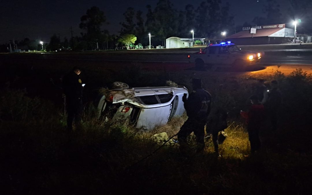 Autovía 14: durmió al volante y volcó su auto cerca de Federación