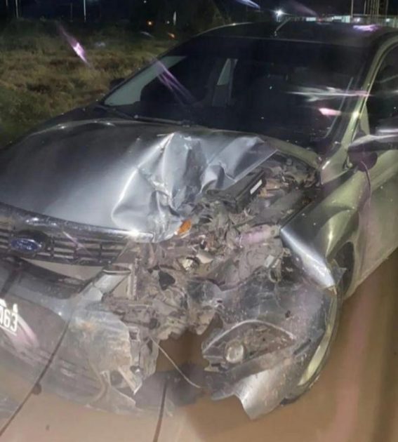 Conductor chocó violentamente un auto estacionado en Chajarí y se dio a la fuga: buscan una camioneta