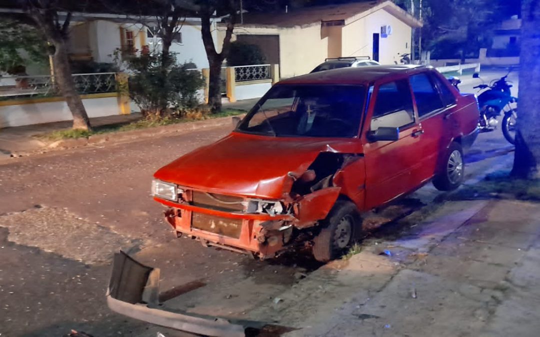 Iba alcoholizado y chocó contra un árbol en Federación