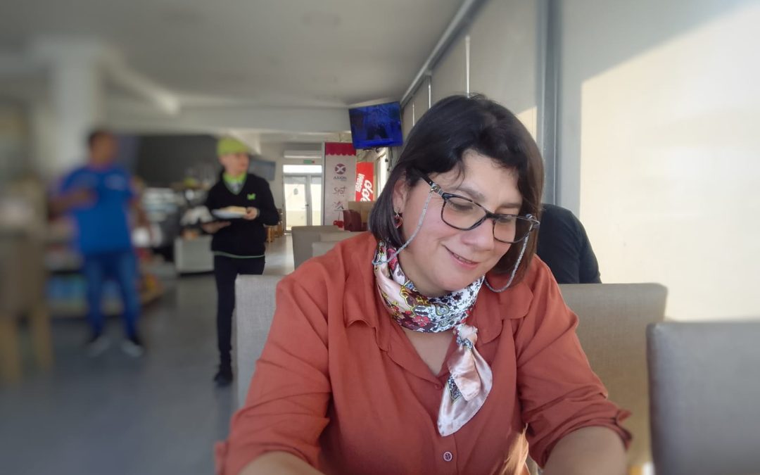 «Necesitamos políticos que estén presentes los cuatro años de gestión», dijo Daniela Ruíz Díaz, precandidata a intendente de Santa Ana