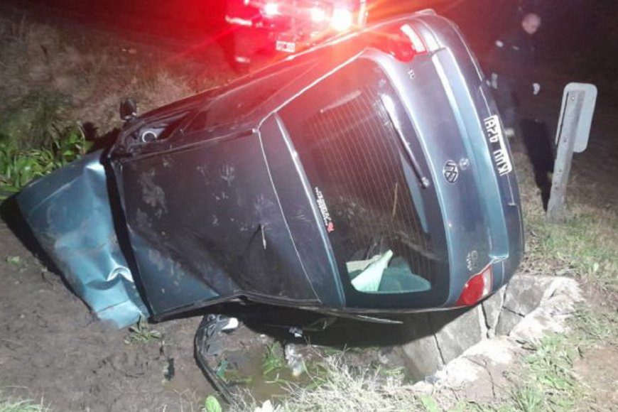 Tras un vuelco sobre Ruta 12, un hombre murió y una mujer fue hospitalizada con graves heridas