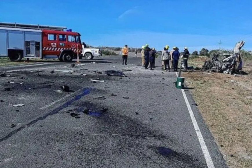 Otro accidente fatal en ruta 11: chocaron de frente un auto y un camión de combustible