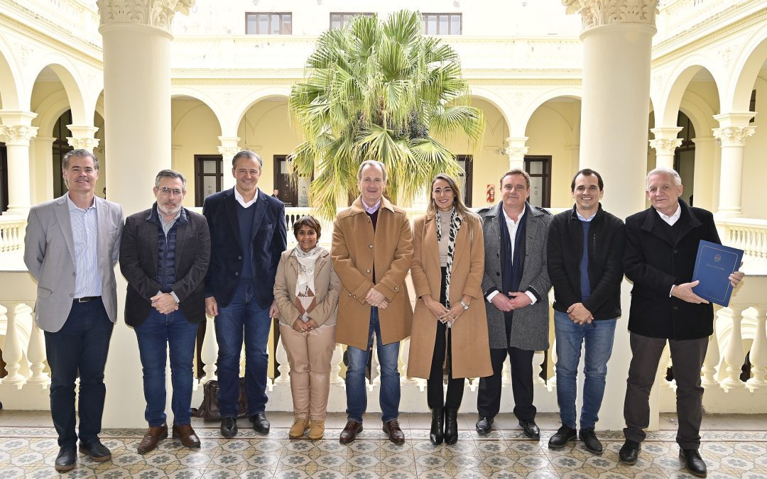 Se firmó el contrato para la obra de electrificación rural en San Ramón 