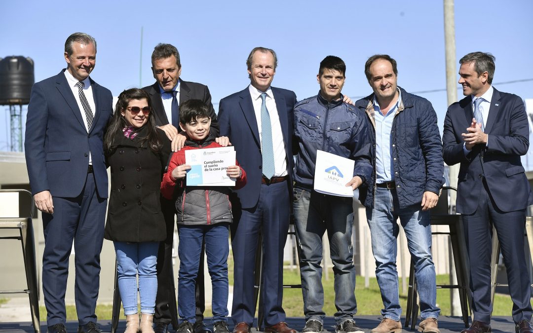 «Desde el primer momento encontramos en Sergio Massa un aliado para Entre Ríos”, dijo Bordet al entregar 500 viviendas