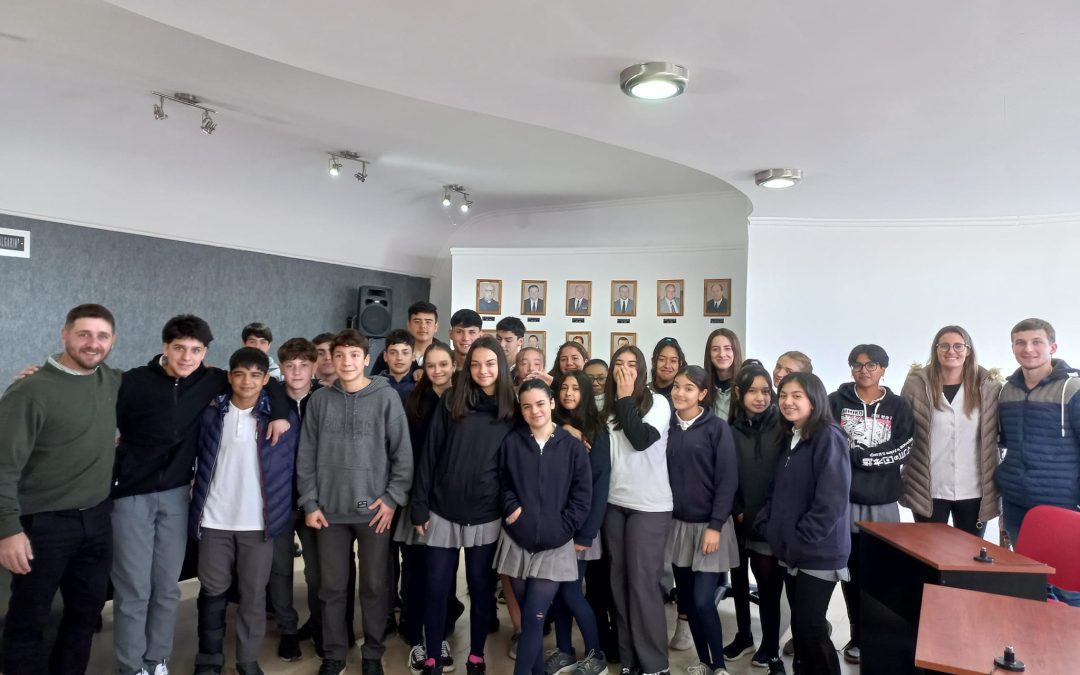 Estudiantes de Villa del Rosario visitaron la sala del Concejo Deliberante