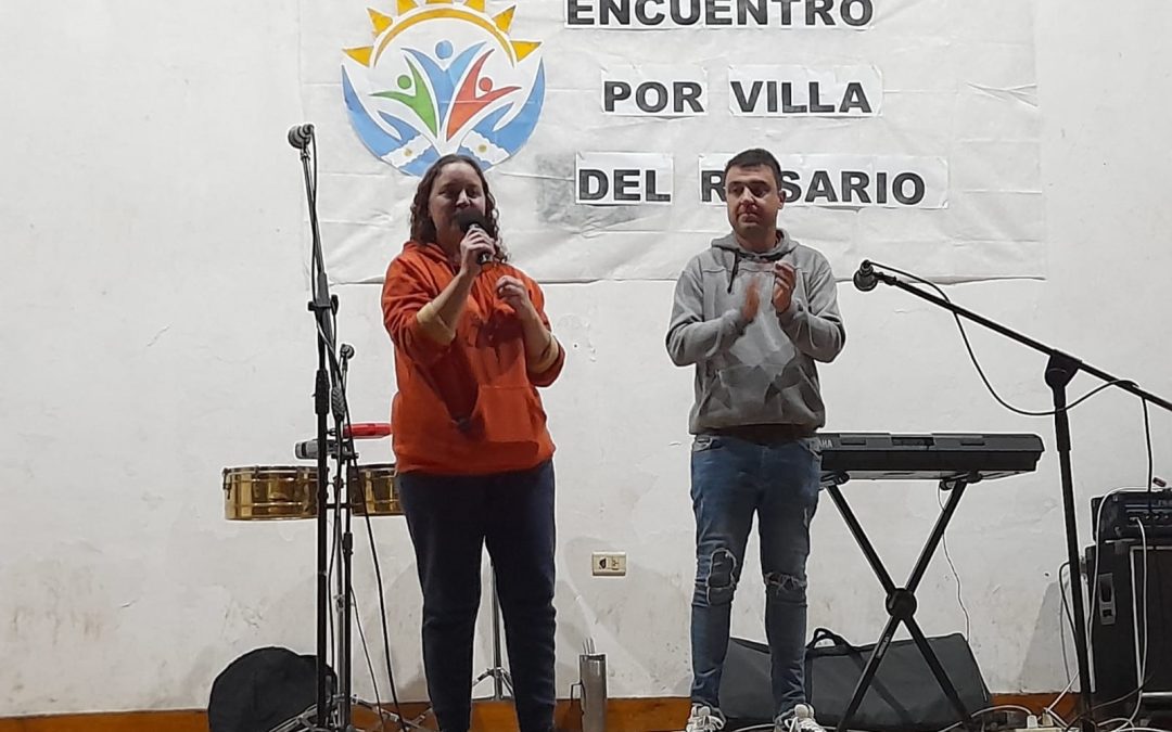 «Nosotros si estuvimos los cuatro años y vamos a seguir estando», sostuvo Vanina Perini en el cierre de campaña del Vecinalismo