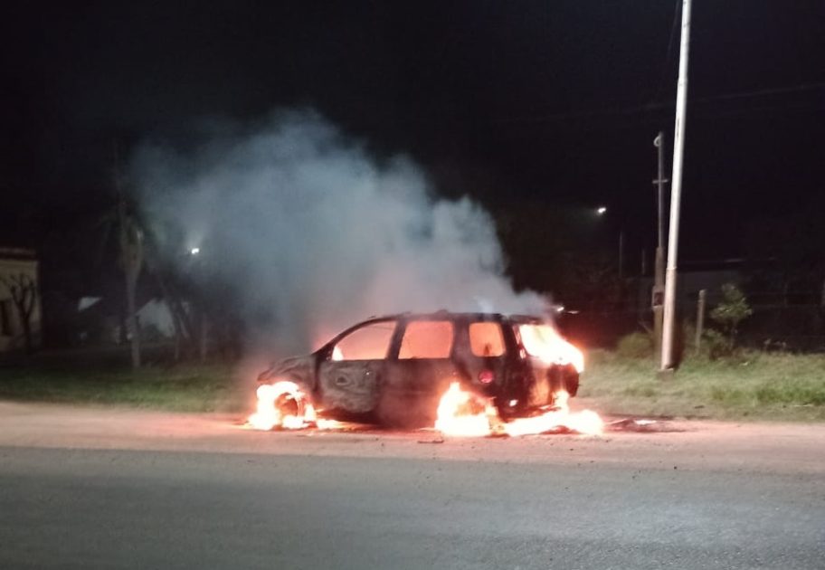 Se incendió un vehículo que transitaba por Ruta 2: Ocurrió en San Pedro