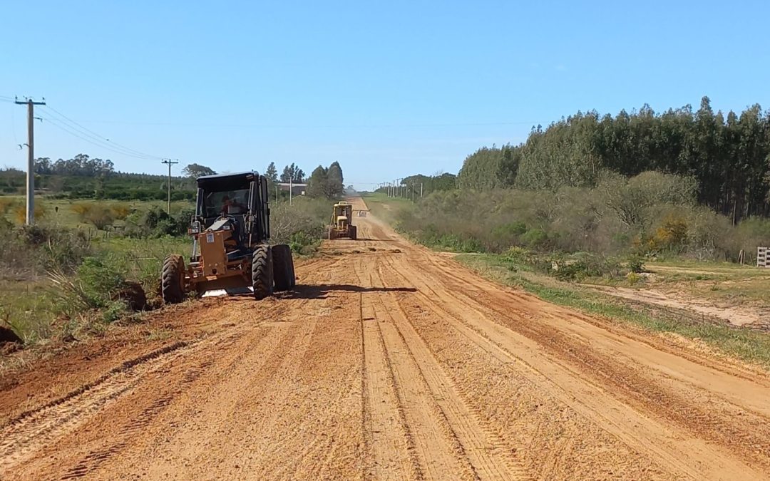 Continúan los trabajos en caminos de la zona rural de Villa del Rosario