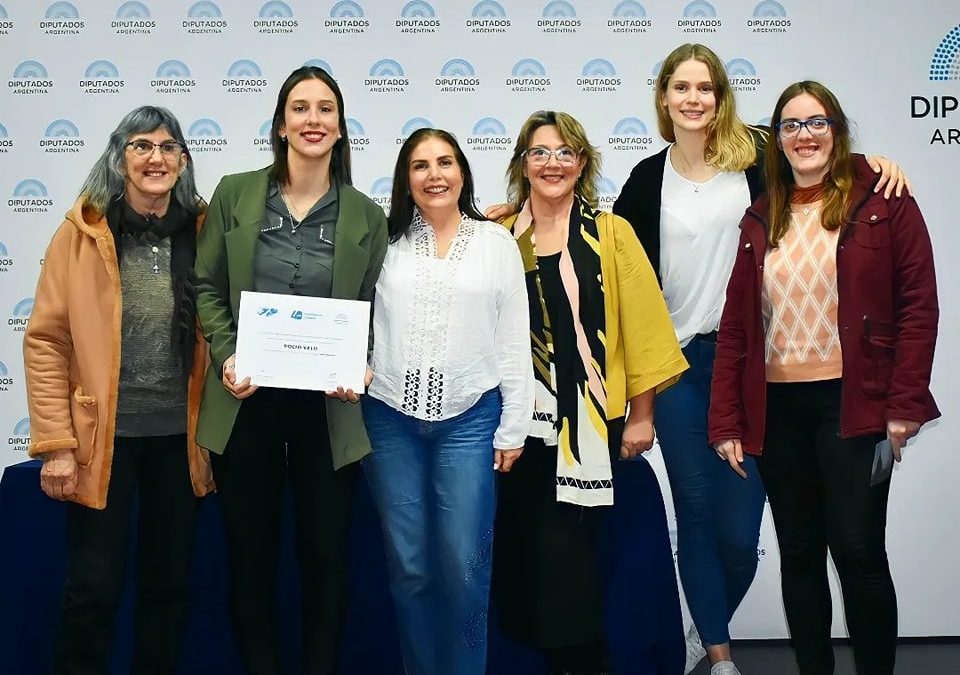 Rocío Velo recibió la Mención de Honor del Premio Nacional Malvinas Argentinas