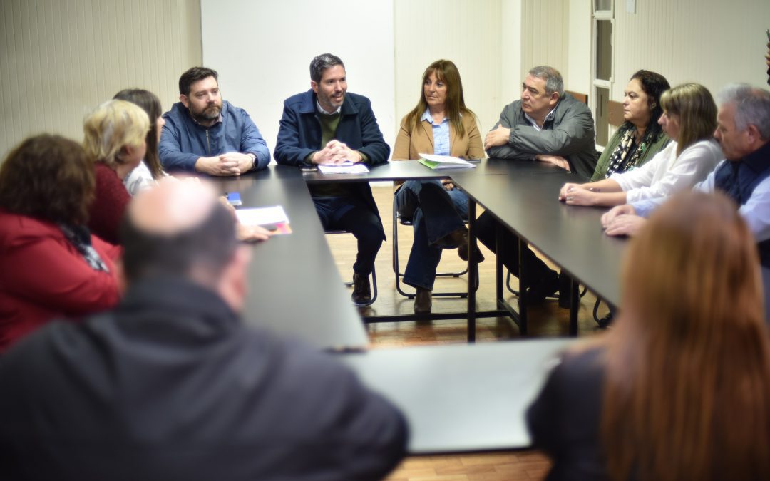 La provincia fortalece la educación con nuevas categorías para más de 3600 trabajadores