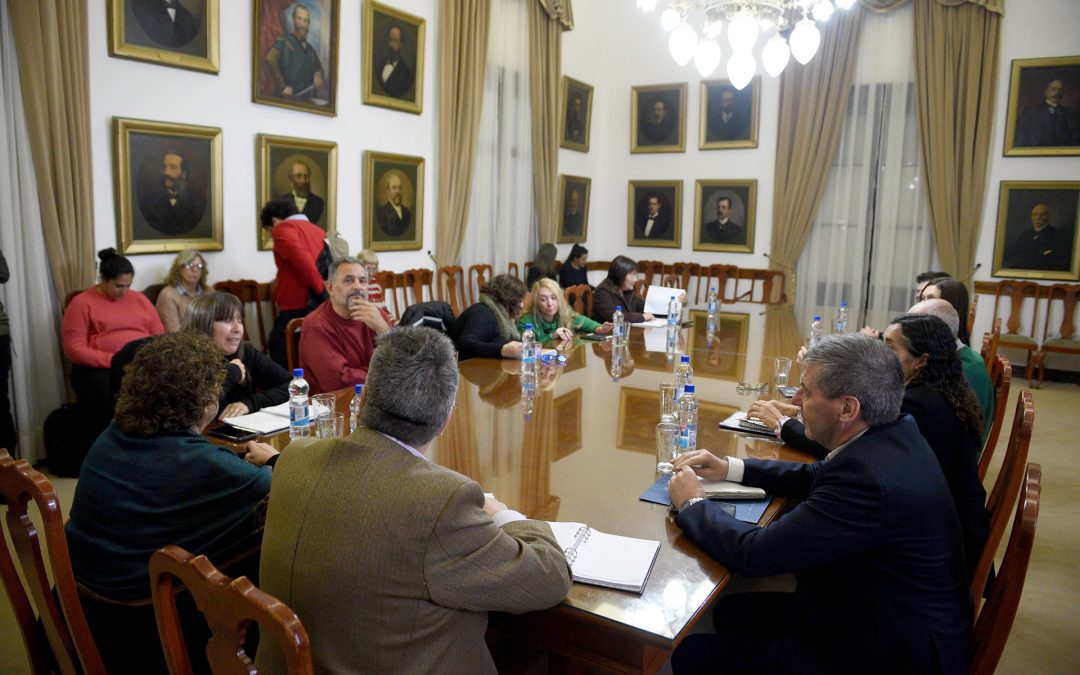 La provincia y los gremios estatales avanzan con un nuevo aumento para proteger los salarios ante la inflación