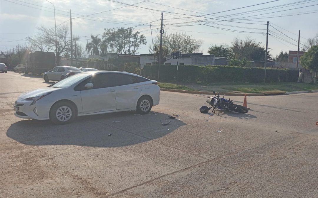Motociclista fue hospitalizado tras chocar con un auto en Chajarí