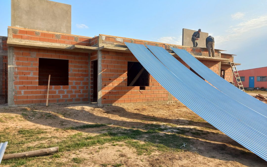 Continúa la construcción de viviendas municipales en la localidad