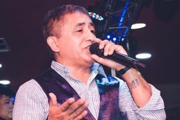 Murió el cantante Huguito Flores tras protagonizar un trágico choque: también fallecieron su esposa y cuñado