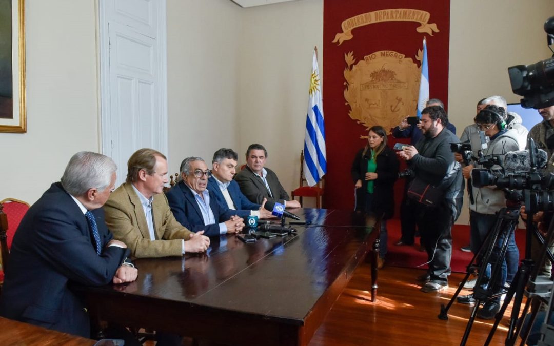 Bordet y autoridades uruguayas impulsan llevar navegabilidad del río Uruguay a los 34 pies para potenciar el desarrollo