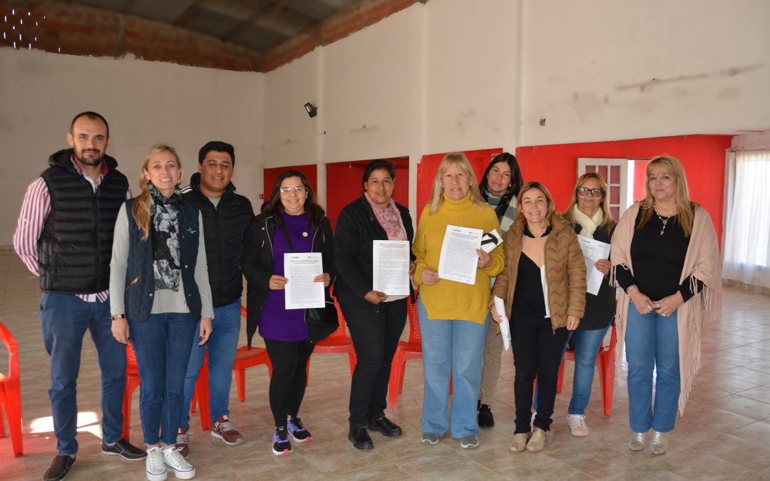 Entregas y capacitaciones realizó Cafesg en varias localidades de la región de Salto Grande