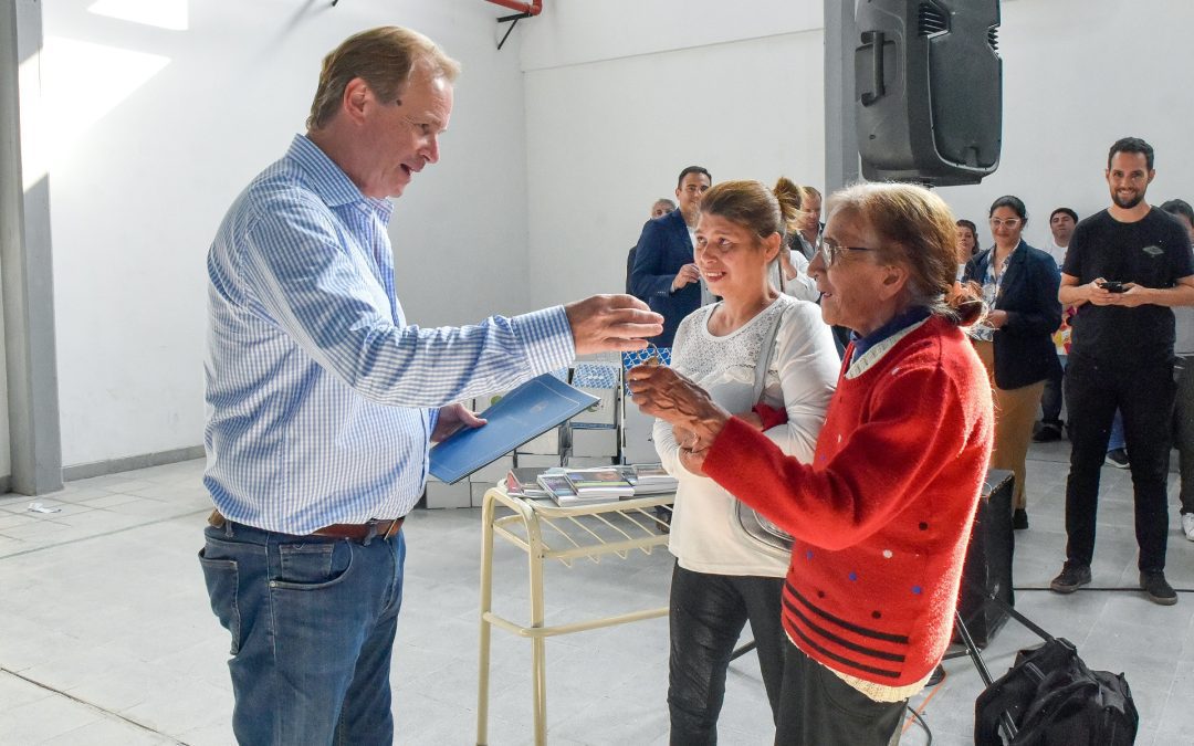 Bordet inauguró 100 viviendas en La Paz y llamó a trabajar para los vecinos y las vecinas
