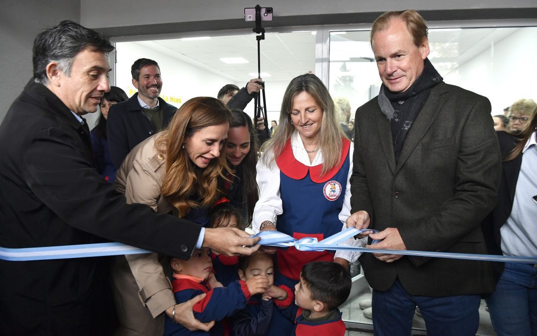 Bordet inauguró una escuela técnica, jardines y viviendas en Concepción del Uruguay