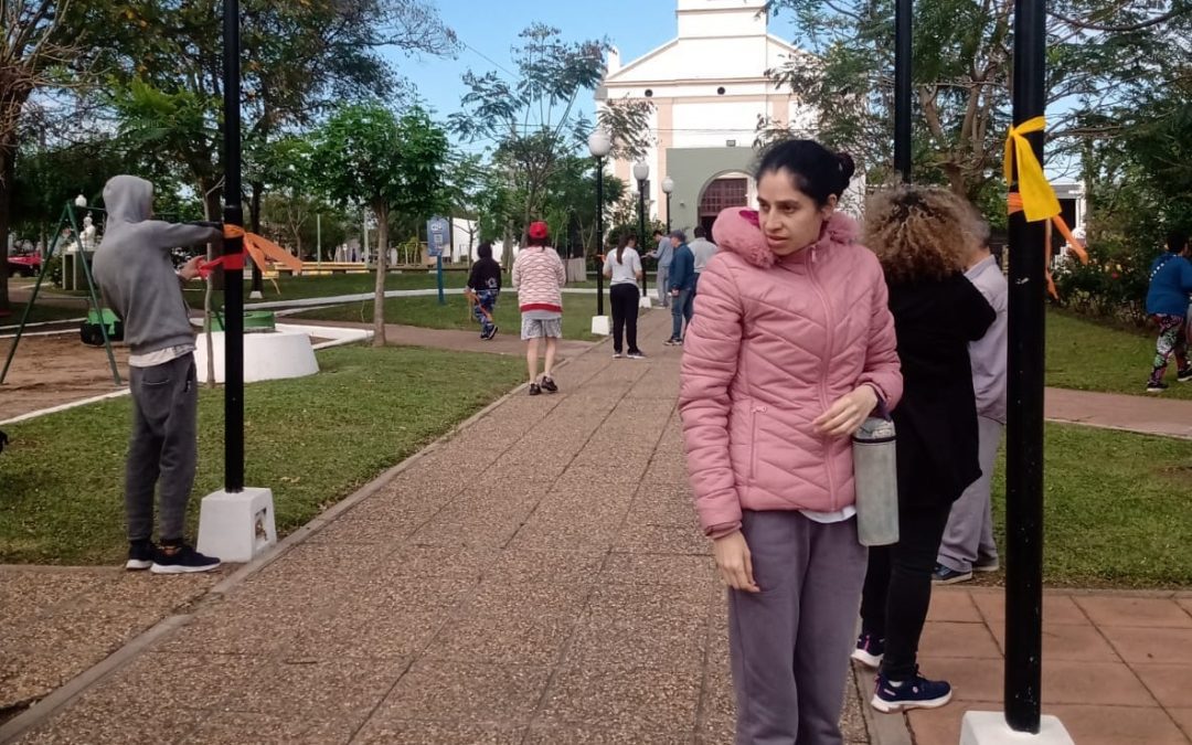 Mes de la Inclusión: Colocaron lazos de colores en diferentes sectores de Villa del Rosario