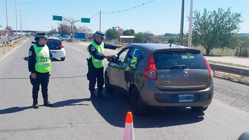 Qué documentación exige la Policía en los controles para circular por Entre Ríos
