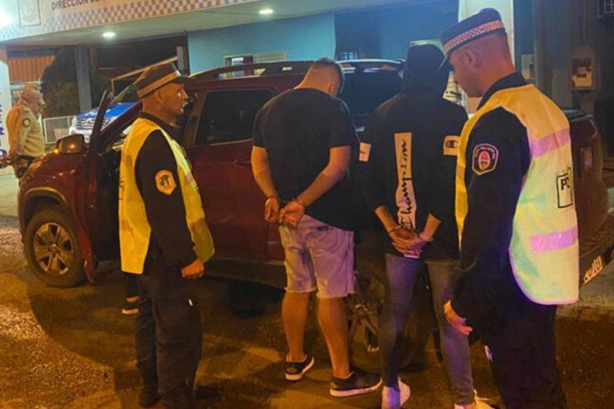 Cayeron estafadores que engañaron a un hombre con supuesto cambio de dólares