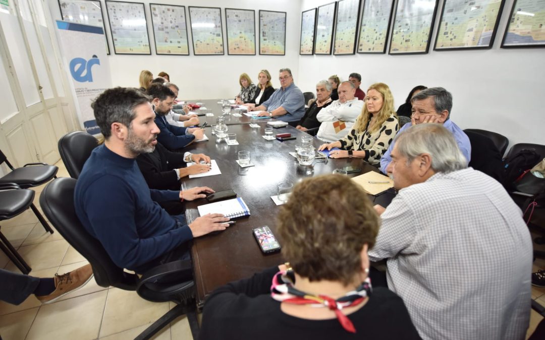 La provincia y los gremios docentes acordaron un aumento que mantiene el salario docente por encima de la inflación