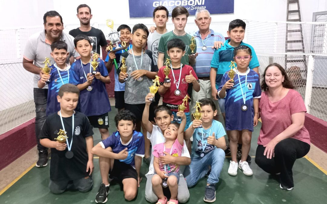 Liliana Francisconi y Kahir Coradini son los ganadores del torneo de bochas infanto-juvenil por el 140° Aniversario de Villa del Rosario