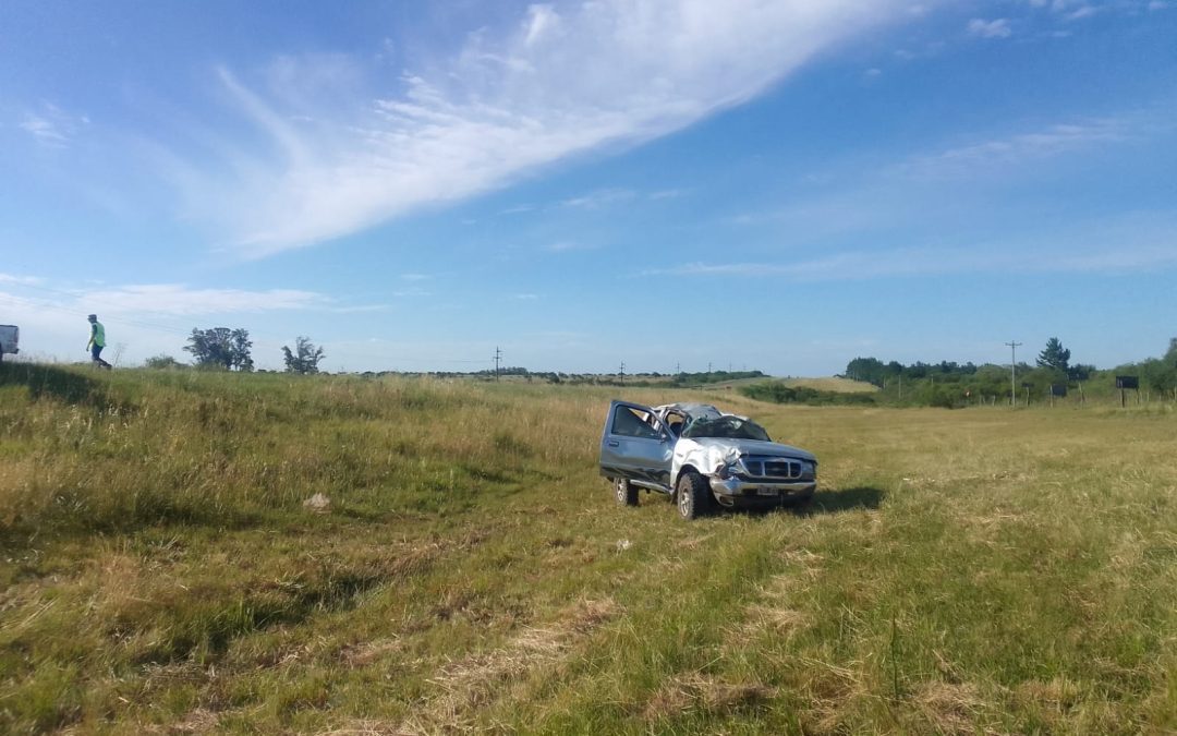 Autovía 14: Conductor de Chajarí protagonizó un violento vuelco con su camioneta